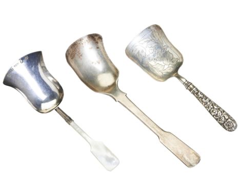 A SHOVEL SHAPED CADDY SPOON WITH MOTHER OF PEARL HANDLE, BIRMINGHAM 1811. Together with a plain Fiddle Pattern example, Birmi