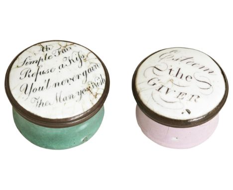TWO STAFFORDSHIRE ENAMEL PATCH BOXES, C.1790. The lid of the larger green enamel box has the legend "Ah Simple Fair Refuse a 