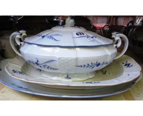A Limoges 'Chantilly' part dinner and tea service (a.f) (qty).