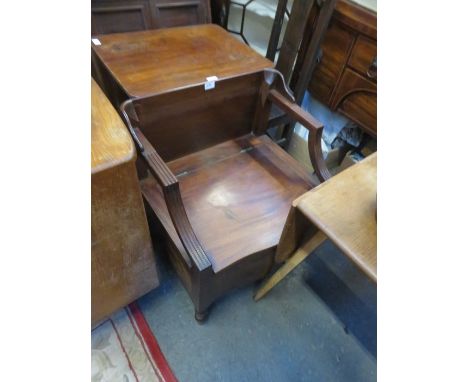 OAK COMMODE 