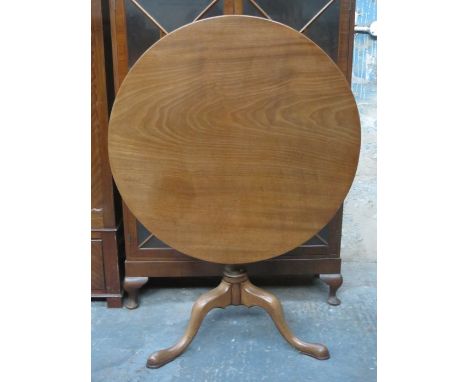 VICTORIAN MAHOGANY TILT TOP TABLE ON TRIPOD SUPPORTS 