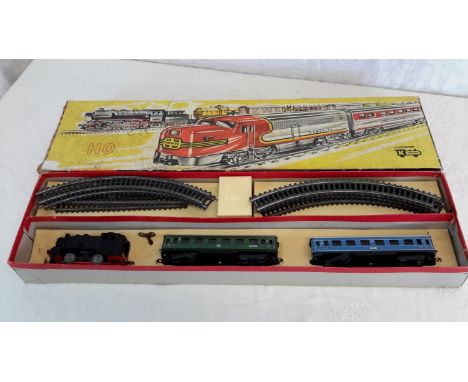 K D German wind-up train with carriages & track in original fitted box 