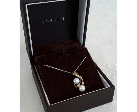 18ct white gold chain with 9ct gold pearl & diamond pendant