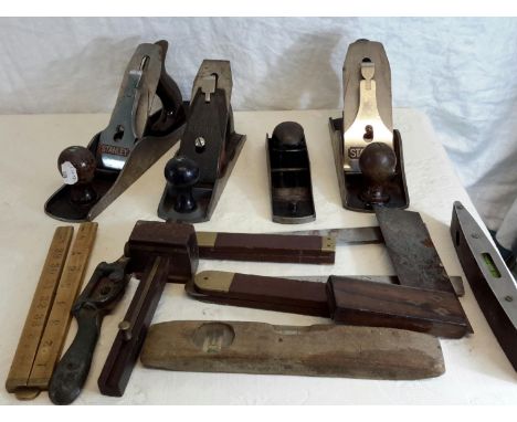 A collection of vintage joiners planes to include, Stanley & Record 