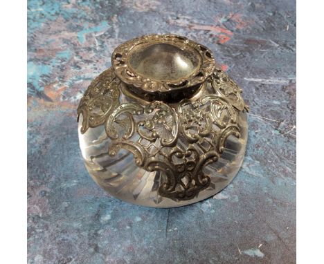 An Edwardian silver mounted domed glass inkwell, William Comyns &amp; Sons, London, 1901 