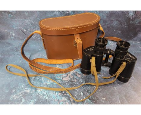 Militaria - a pair of WWII Kershaw No.2 MK.2 x6 binoculars, dated 1943, broad arrow mark, leather shoulder case 