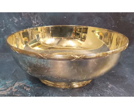 A silver circular bowl, ribbon tied reeded border, 21.5cm diam, James Dixon and Sons, Sheffield 2001, 752g, 23.5toz  (VAT on 