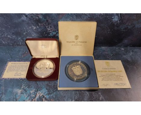 A Republic De Panama silver Proof "Simon Bolivar" 20 Balboas 1974,&nbsp;Franklin mint, complete with original case of issue a