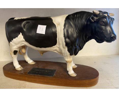 Beswick Friesian Bull On Plinth Connoisseur Model 20cm x 30cm