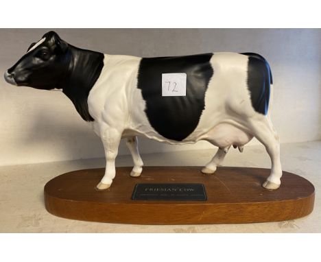 Beswick Friesian Cow On Plinth Connoisseur Model 19cm x 30cm