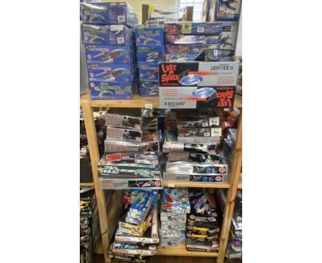 59x Assorted sci-Fi related model kits including Star Wars and Star Trek examples.&nbsp;(Contents not checked for completenes