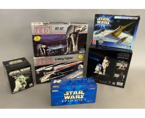 A mixed lot of Star Wars memorabilia and toys including Limited Edition animated Princess Leia Maquette and MPC Return of The