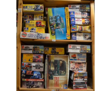 32x Assorted commercial vehicles related model kits including Italieri, Revell and ESCI etc.&nbsp;(Contents not checked for c