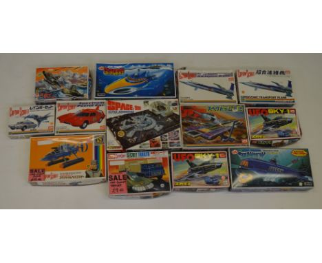 13x Gerry Anderson related model kits including Stingray, Captain Scarlet and UFO&nbsp;(Contents not checked for completeness