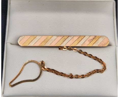 18ct three tone tie clip. 4.86grams. 