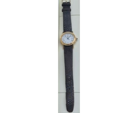 Vintage Gucci 7200L ladies wristwatch. In a working condition. 