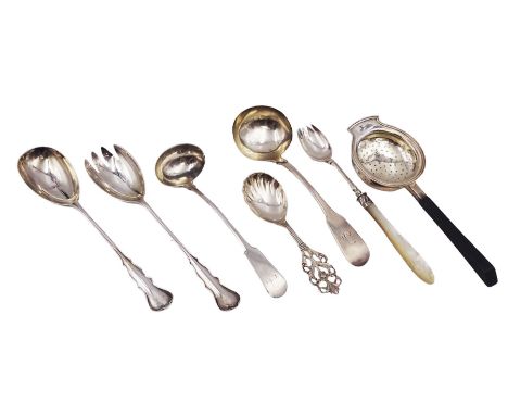 Group of silver, comprising pair of early 20th century salad servers, hallmarked Josiah Williams & Co, London 1915, George IV