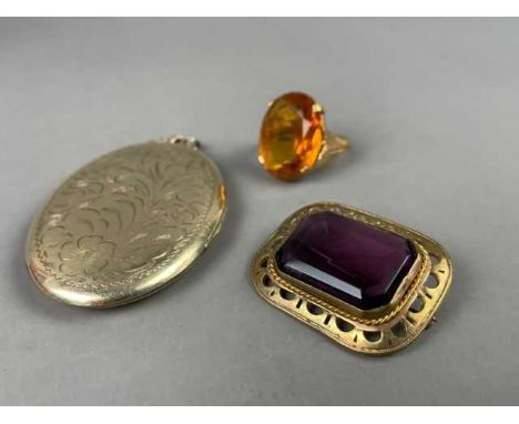 LOT OF VINTAGE JEWELLERY,including brooches, bangle and a locket
