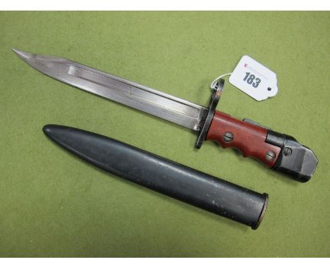 British Post WWII No 7 Bayonet, and scabbard in good condition. 