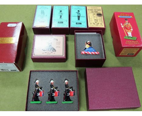 Seven Single W. Britain Model Figures; No.40318 Drum major in state dress, No.40343 Henry V, No.8823 Pioneer-Fort Henry, No.5