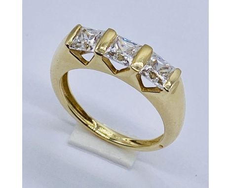 A 14ct gold three stone ring, weight 3.4g