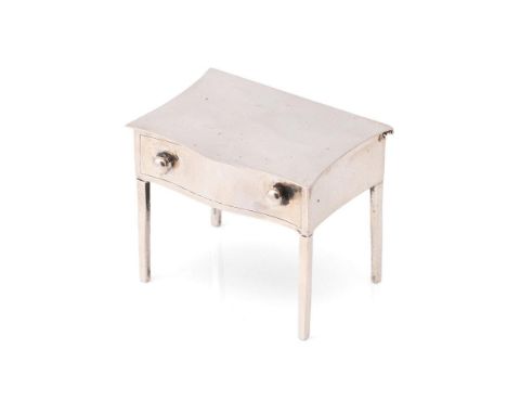Novelty silver trinket box in the form of a side table, Birmngham 1912, Sydney &amp; Co, 65mm wide, velvet interior.