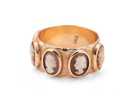 An 18ct yellow gold cameo ring marked 750. Ring size R. Weight 9g.  Of bespoke manufacture.