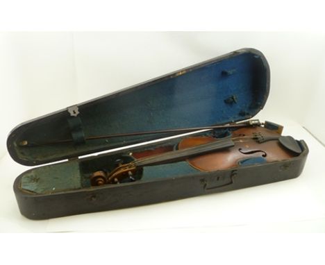 AN EARLY 20TH CENTURY FULL SIZE VIOLIN having two piece back, unlabelled, back measures 14 1/8" (excluding button) and bow wi