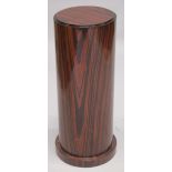 A DECO DESIGN DARK WOOD PEDESTAL. 2ft 7ins high, 1ft diameter.
