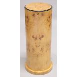A DECO DESIGN LIGHT WOOD PEDESTAL. 2ft 7ins high, 1ft diameter.