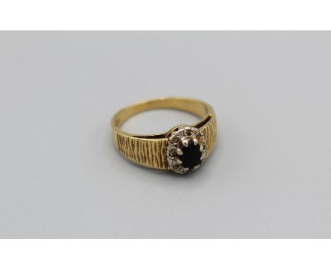 A sapphire and diamond ring, gross weight 4.9gm, size O