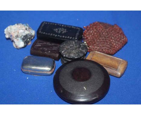 LOT OF SNUFF BOXES
including horn examples, other small collectables; together with a bag of vintage marbles