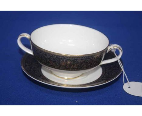 MINTON GRANDEE PATTERN DINNER SERVICE
pattern with a black and gilt border, comprising nine dinner plates, nine side plates, 