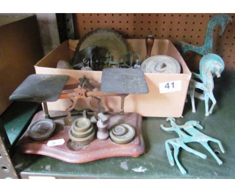 A set of brass postal scales and some weights, other brass and metalware