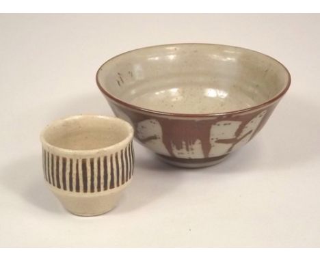 KENNETH QUICK & CROWAN.
A Kenneth Quick, Tregenna Hill egg cup & a Crowan Pottery bowl.