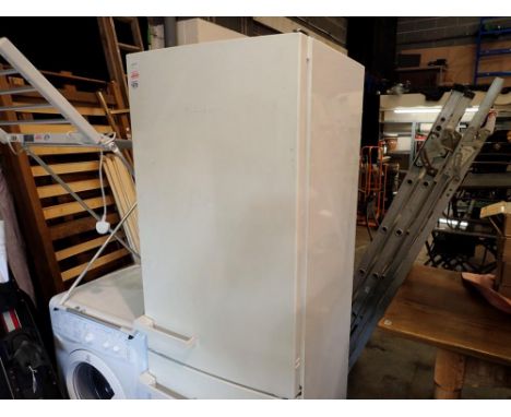 Miele fridge freezer, H: 180 cm. All electrical items in this lot have been PAT tested for safety and have passed. This does 