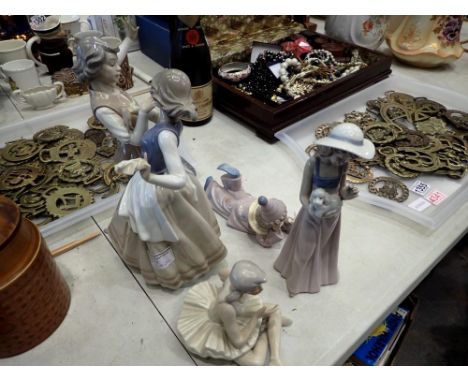 Collection of Lladro and Nao, some damages. Not available for in-house P&amp;P 
