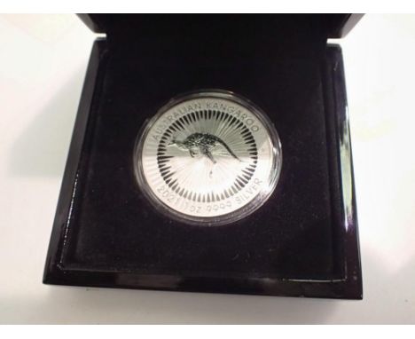 1oz Australian Kangaroo restrike round - boxed. UK P&amp;P Group 1 (£16+VAT for the first lot and £2+VAT for subsequent lots)