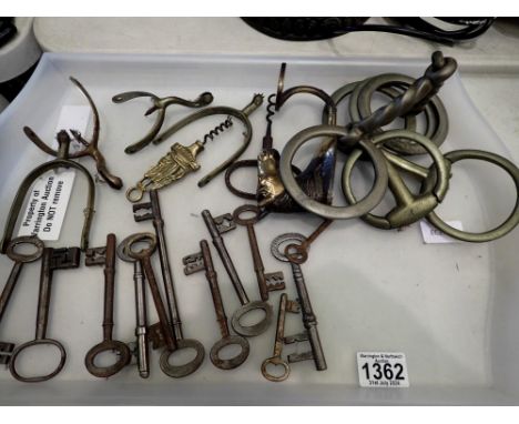 Mixed metalware, including horse bits, spurs, antique corkscrew and old keys. Not available for in-house P&amp;P 