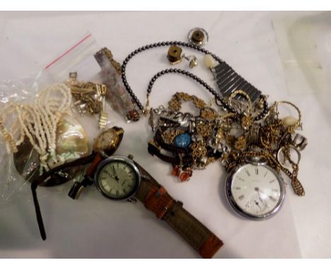 Mixed costume jewellery and wristwatches. UK P&amp;P Group 1 (£16+VAT for the first lot and £2+VAT for subsequent lots) 