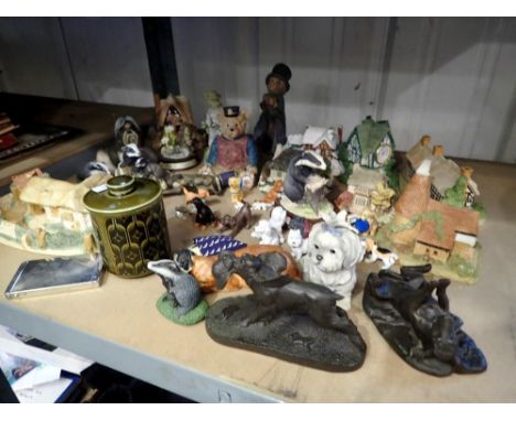 Mixed ceramic houses/animals and a Hornsea sugar pot. Not available for in-house P&amp;P 