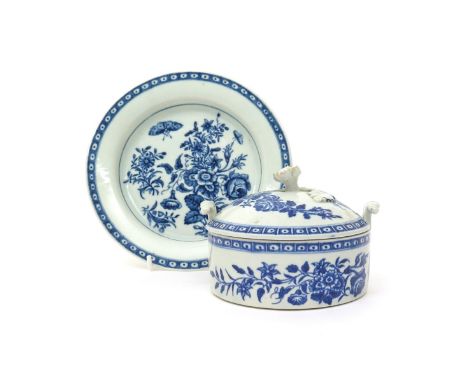 A Worcester blue and white circular buttertub with cover and stand  c.1775, printed with the Three Flowers pattern within a c