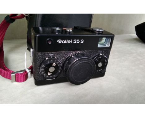 A Rollei 35S compact 35mm camera with case 