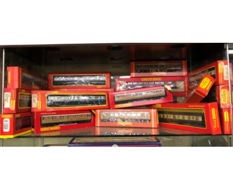 SHELF OF BOXED 00 GAUGE COACHES BY MAINLINE, PALITOY, LIMA AND HORNBY