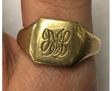 9CT GOLD SIGNET RING ENGRAVED WITH MONOGRAM 7.9G APPROX