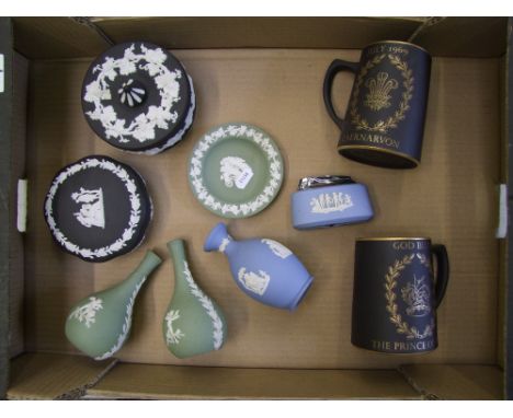 A mixed collection of Wedgwood and Jasperware items to include white on black Lidded Pots, pair of sage green bud vases, Blue