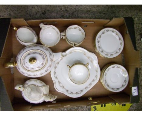 Aynsley Louis XV Tea Set including Tea pot, 6 cups and saucers, 6 side plates, lidded sugar pot, milk jug and cake plate 