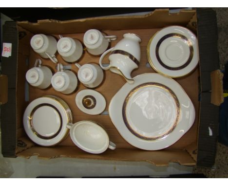 Royal Doulton Tea ware items in the Harlow pattern to include Cake Plate, 6 side plates, 6 saucers, 6 tea cups, milk jug and 