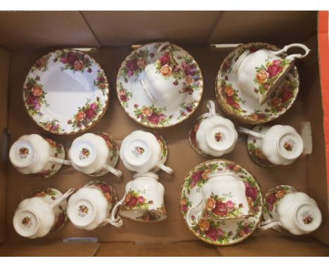 Royal Albert Old Country Roses pattern tea trio's x 12 (12 cups, 12 saucers, 12 side plates). 