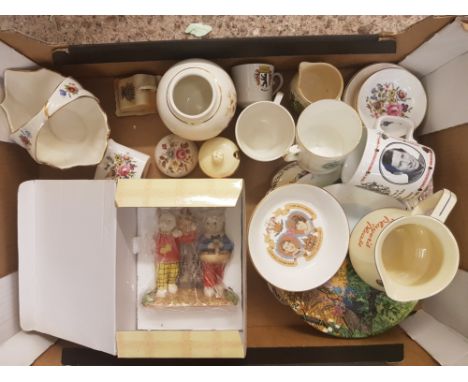 A mixed collection of ceramic items to include Crown Devon vases, commemorative items, Lurpak butter dish, Royal Doulton Rupe